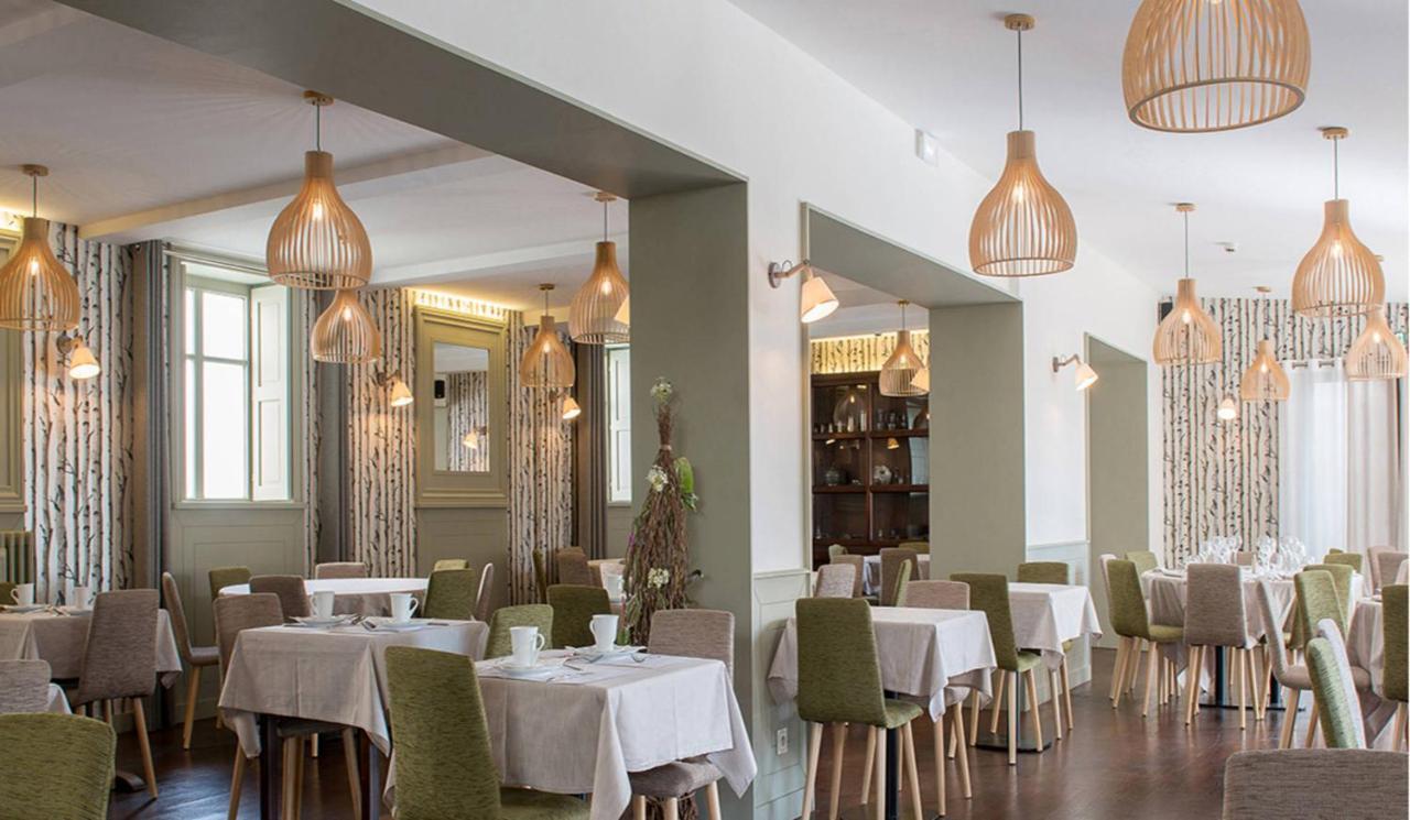 Logis Hotel Tante Yvonne & Son Restaurant Semi-Gastronomique - Lyon Nord Quincieux Bagian luar foto