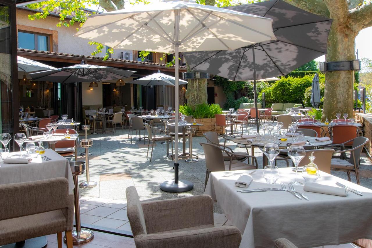 Logis Hotel Tante Yvonne & Son Restaurant Semi-Gastronomique - Lyon Nord Quincieux Bagian luar foto