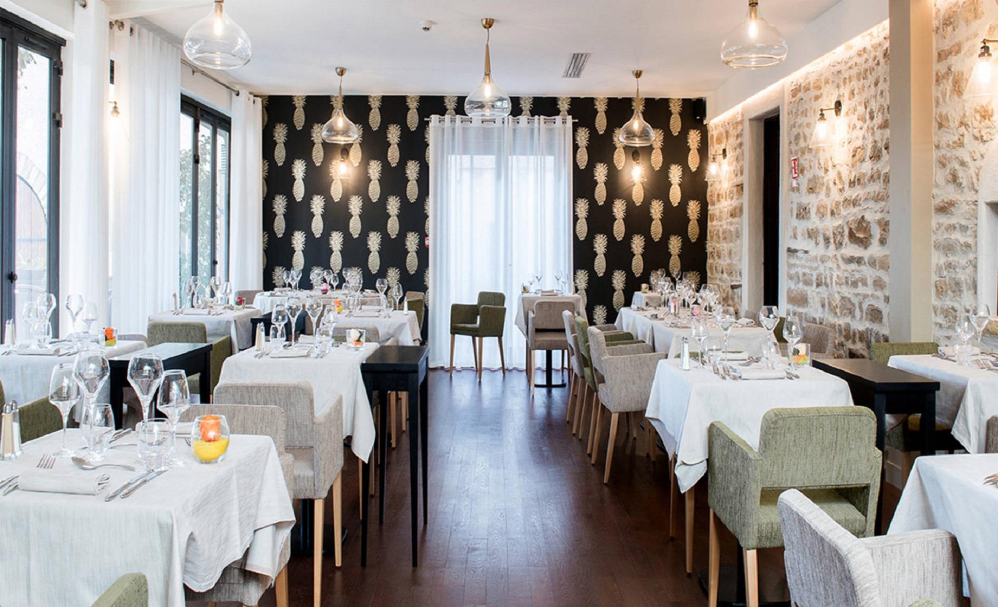 Logis Hotel Tante Yvonne & Son Restaurant Semi-Gastronomique - Lyon Nord Quincieux Bagian luar foto