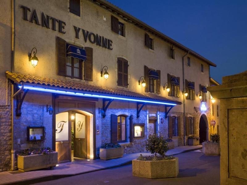 Logis Hotel Tante Yvonne & Son Restaurant Semi-Gastronomique - Lyon Nord Quincieux Bagian luar foto