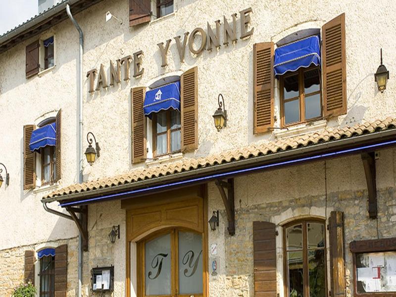 Logis Hotel Tante Yvonne & Son Restaurant Semi-Gastronomique - Lyon Nord Quincieux Bagian luar foto
